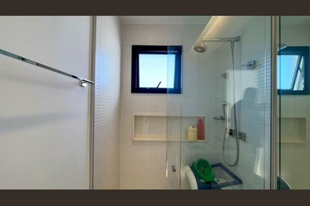 Apartamento para alugar com 120m², 2 quartos e 3 vagas Apartamento para alugar com 120m², 2 quartos e 3 vagasBanheiro da Suíte 1