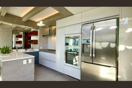 Apartamento para alugar com 120m², 2 quartos e 3 vagas Apartamento para alugar com 120m², 2 quartos e 3 vagasCozinha