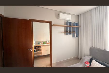 Apartamento à venda com 106m², 3 quartos e 2 vagas Apartamento à venda com 106m², 3 quartos e 2 vagasSuíte 1