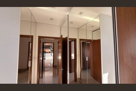 Apartamento à venda com 106m², 3 quartos e 2 vagas Apartamento à venda com 106m², 3 quartos e 2 vagasSuíte 2