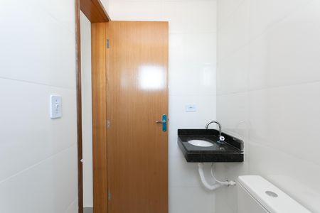 Apartamento para alugar com 38m², 2 quartos e sem vaga Apartamento para alugar com 38m², 2 quartos e sem vagaBanheiro