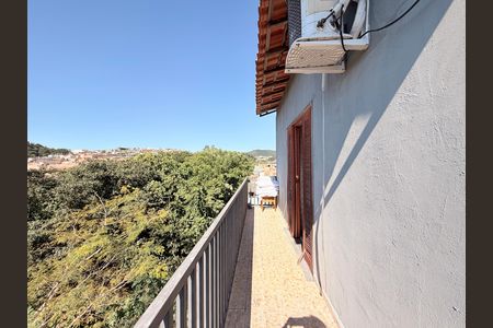 Casa à venda com 403m², 5 quartos e 3 vagasSuíte 1 - Varanda