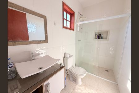 Casa à venda com 403m², 5 quartos e 3 vagasBanheiro da Suíte 2