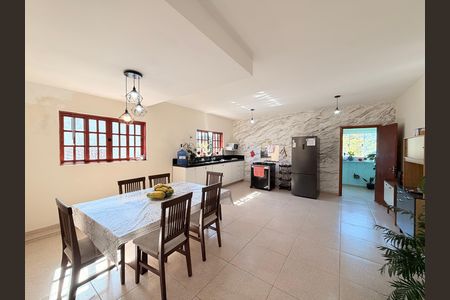 Casa à venda com 403m², 5 quartos e 3 vagasCozinha