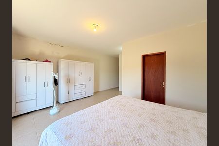 Casa à venda com 403m², 5 quartos e 3 vagasSuíte 1