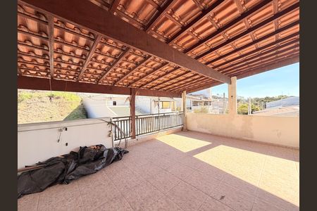 Casa à venda com 403m², 5 quartos e 3 vagasSuíte 2 - Varanda