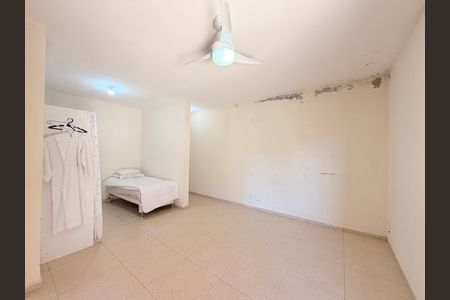 Casa à venda com 403m², 5 quartos e 3 vagasSuíte 2