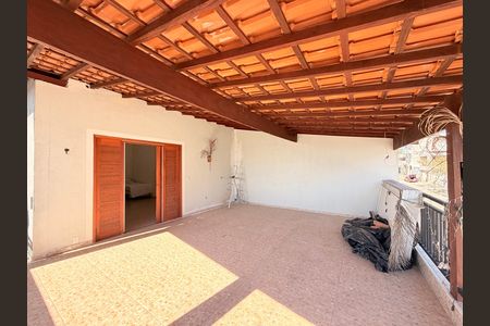 Casa à venda com 403m², 5 quartos e 3 vagasSuíte 2 - Varanda
