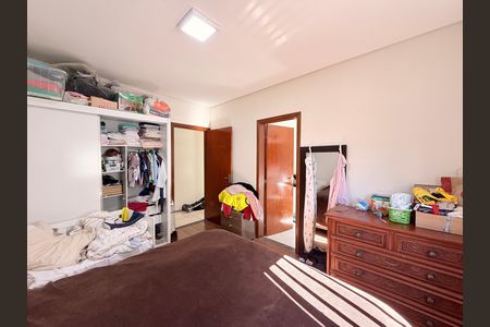 Casa à venda com 403m², 5 quartos e 3 vagasSala 1 - Casa 2