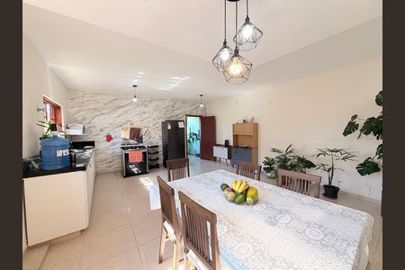 Casa à venda com 403m², 5 quartos e 3 vagasCozinha