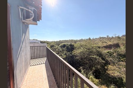 Casa à venda com 403m², 5 quartos e 3 vagasSuíte 1 - Varanda