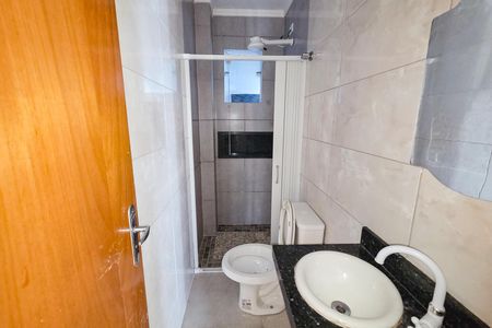 Banheiro de casa de condomínio para alugar com 1 quarto, 60m² em Maracanã, Praia Grande