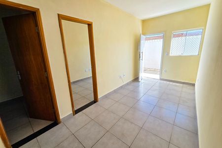Casa de condomínio para alugar com 60m², 1 quarto e 1 vagaSala