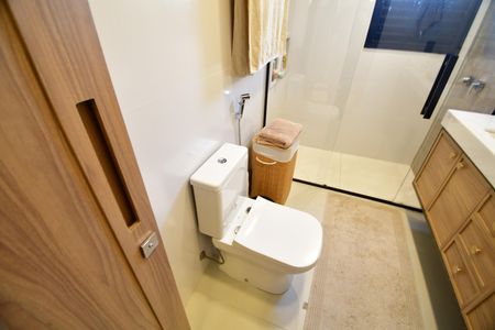 Apartamento à venda com 170m², 3 quartos e 3 vagasBanheiro Suíte