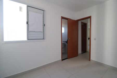 Quarto 2 - Suíte de apartamento para alugar com 2 quartos, 47m² em Novo Mundo, Uberlândia