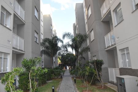 Apartamento à venda com 46m², 2 quartos e 1 vaga Apartamento à venda com 46m², 2 quartos e 1 vagaarea de circulação entre os predios