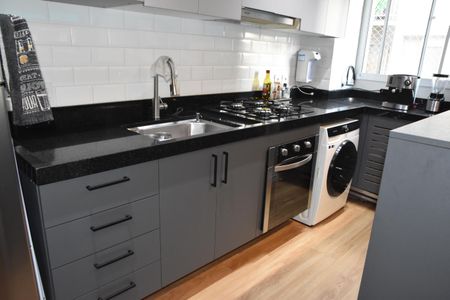 Apartamento à venda com 46m², 2 quartos e 1 vaga Apartamento à venda com 46m², 2 quartos e 1 vagacozinha pia