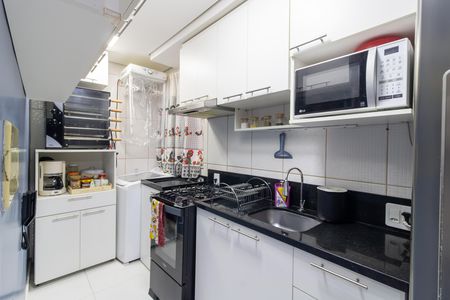 Cozinha de apartamento à venda com 2 quartos, 48m² em Cavalhada, Porto Alegre