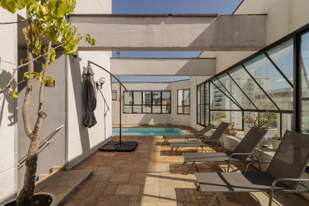 Apartamento para alugar com 47m², 1 quarto e 1 vaga Apartamento para alugar com 47m², 1 quarto e 1 vagaÁrea comum - Piscina