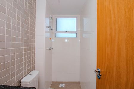 Banheiro Social de apartamento à venda com 2 quartos, 52m² em Jardim Itu Planalto, Porto Alegre