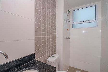 Apartamento à venda com 52m², 2 quartos e 1 vaga Apartamento à venda com 52m², 2 quartos e 1 vagaBanheiro Social