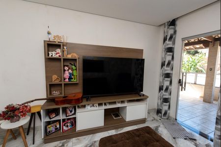 Casa para alugar com 170m², 3 quartos e 2 vagas Casa para alugar com 170m², 3 quartos e 2 vagasSala