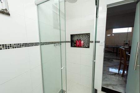 Casa para alugar com 170m², 3 quartos e 2 vagas Casa para alugar com 170m², 3 quartos e 2 vagasBanheiro