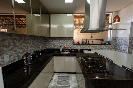 Cozinha de casa para alugar com 3 quartos, 170m² em Jardim Bandeirantes, Contagem