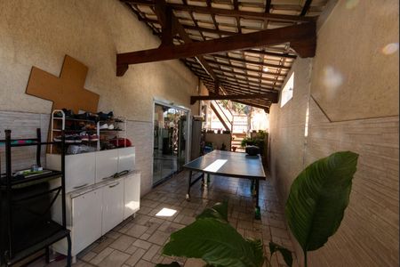 Casa para alugar com 170m², 3 quartos e 2 vagas Casa para alugar com 170m², 3 quartos e 2 vagasVaranda