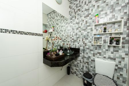 Casa para alugar com 170m², 3 quartos e 2 vagas Casa para alugar com 170m², 3 quartos e 2 vagasBanheiro