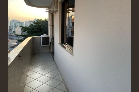 Apartamento à venda com 65m², 2 quartos e 1 vagaVaranda