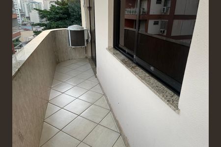 Apartamento à venda com 65m², 2 quartos e 1 vagaVaranda