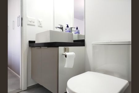 Banheiro de kitnet/studio para alugar com 1 quarto, 37m² em Cidade Mãe do Céu, São Paulo