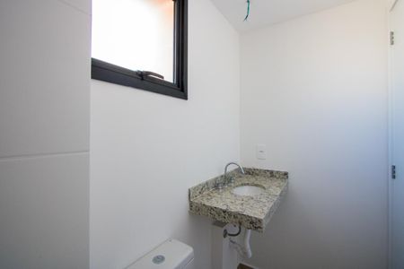 Apartamento à venda com 44m², 2 quartos e 1 vaga Apartamento à venda com 44m², 2 quartos e 1 vagaBanheiro social