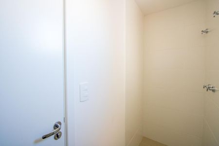 Apartamento à venda com 44m², 2 quartos e 1 vaga Apartamento à venda com 44m², 2 quartos e 1 vagaBanheiro social