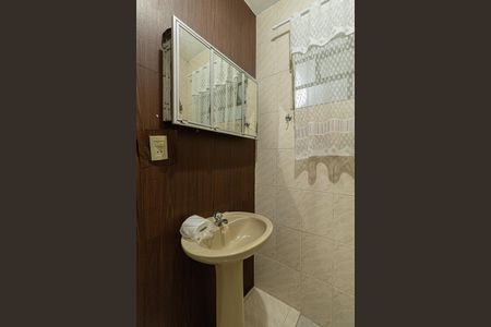 Casa para alugar com 68m², 2 quartos e 1 vaga Casa para alugar com 68m², 2 quartos e 1 vagaBanheiro de Serviço