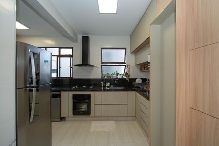 Apartamento à venda com 93m², 3 quartos e 2 vagas Apartamento à venda com 93m², 3 quartos e 2 vagasCOZINHA