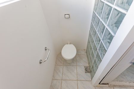 Apartamento à venda com 83m², 2 quartos e 1 vaga Apartamento à venda com 83m², 2 quartos e 1 vagaBanheiro