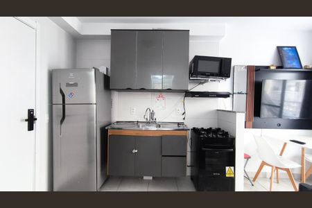 Apartamento à venda com 34m², 2 quartos e sem vaga Apartamento à venda com 34m², 2 quartos e sem vagaCozinha e Área de Serviço