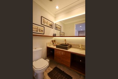 Apartamento à venda com 154m², 3 quartos e 3 vagas Apartamento à venda com 154m², 3 quartos e 3 vagasLavabo