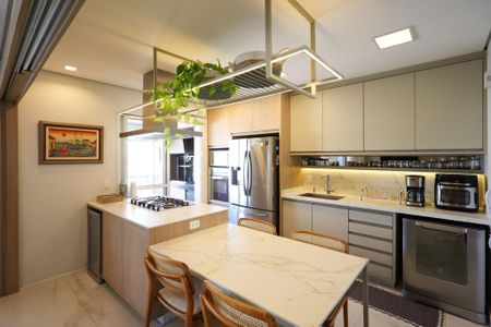 Apartamento à venda com 154m², 3 quartos e 3 vagas Apartamento à venda com 154m², 3 quartos e 3 vagasCozinha