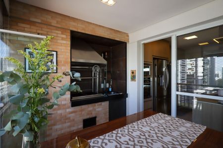 Apartamento à venda com 154m², 3 quartos e 3 vagas Apartamento à venda com 154m², 3 quartos e 3 vagasVaranda