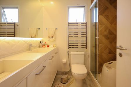 Apartamento à venda com 154m², 3 quartos e 3 vagas Apartamento à venda com 154m², 3 quartos e 3 vagasBanheiro Suíte 3