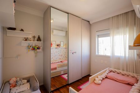 Apartamento à venda com 154m², 3 quartos e 3 vagas Apartamento à venda com 154m², 3 quartos e 3 vagasQuarto 2 - Suíte 2