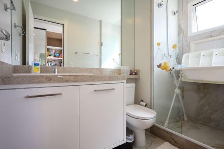 Apartamento à venda com 154m², 3 quartos e 3 vagas Apartamento à venda com 154m², 3 quartos e 3 vagasBanheiro Suíte