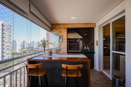 Apartamento à venda com 154m², 3 quartos e 3 vagas Apartamento à venda com 154m², 3 quartos e 3 vagasVaranda