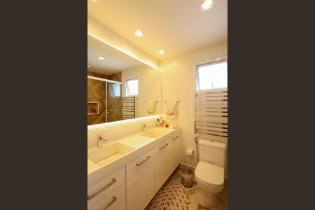 Apartamento à venda com 154m², 3 quartos e 3 vagas Apartamento à venda com 154m², 3 quartos e 3 vagasBanheiro Suíte 3