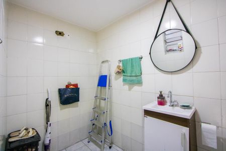 Casa para alugar com 135m², 2 quartos e 1 vaga Casa para alugar com 135m², 2 quartos e 1 vagaBanheiro de serviço