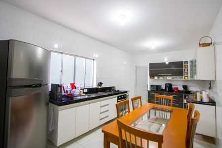 Casa para alugar com 135m², 2 quartos e 1 vaga Casa para alugar com 135m², 2 quartos e 1 vagaCozinha