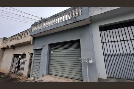Fachada de casa para alugar com 2 quartos, 135m² em Vila Junqueira, Santo André